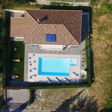 Mater Anka Villa Omiš