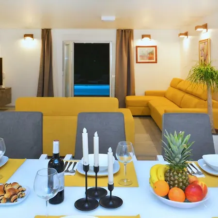 Villa Mater Anka *