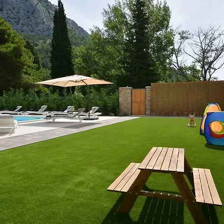 Mater Anka Omiš