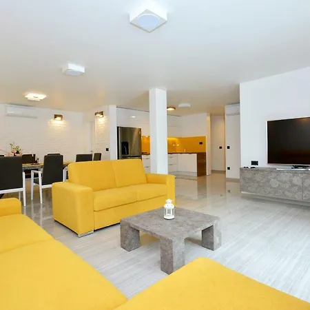 Mater Anka Villa