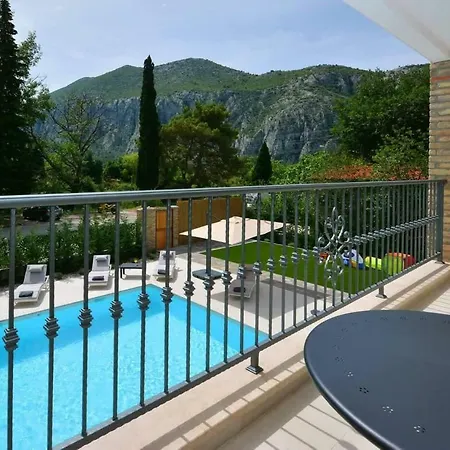 Mater Anka Villa