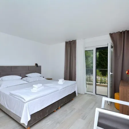 Mater Anka Villa