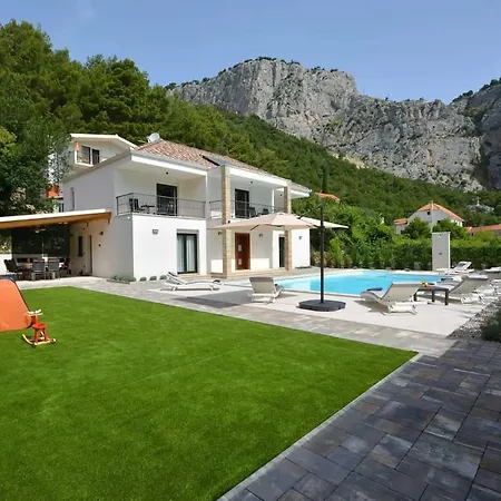 Mater Anka Villa