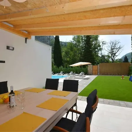 Villa Mater Anka *