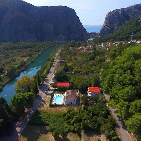 Mater Anka Villa Omiš