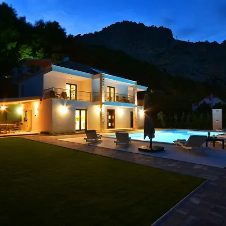 Mater Anka Villa *
