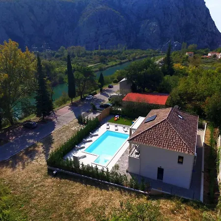 Villa Mater Anka *