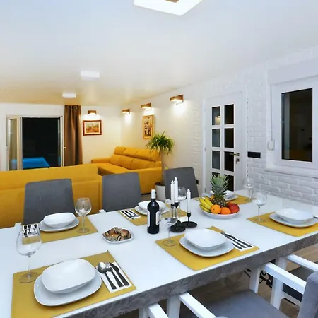 Mater Anka Villa Omiš