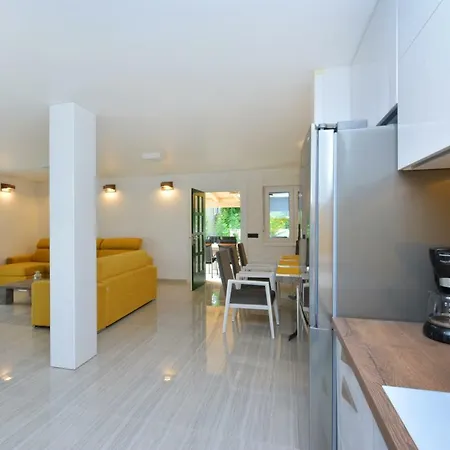 Mater Anka Villa *